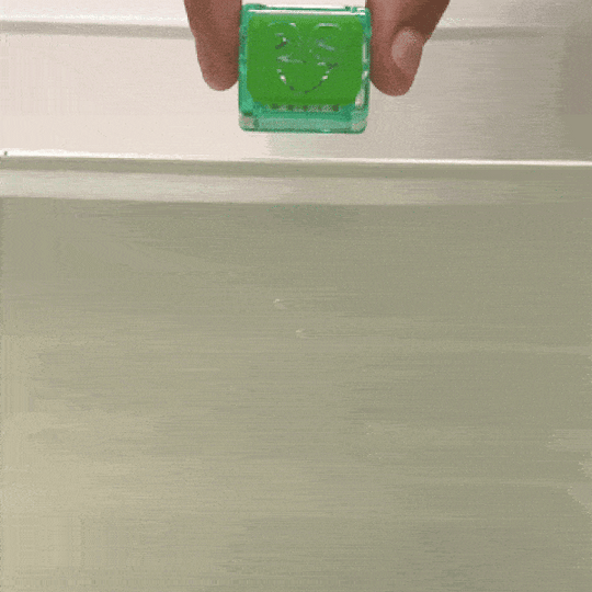 Glo Pals Green Pippa - Light Up Sensory Bath Toys and Cubes
